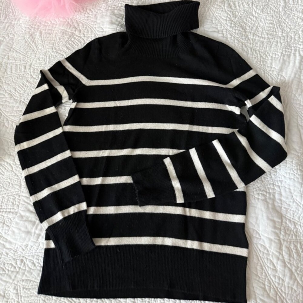 Calvin Klein Women  turtle neck size S